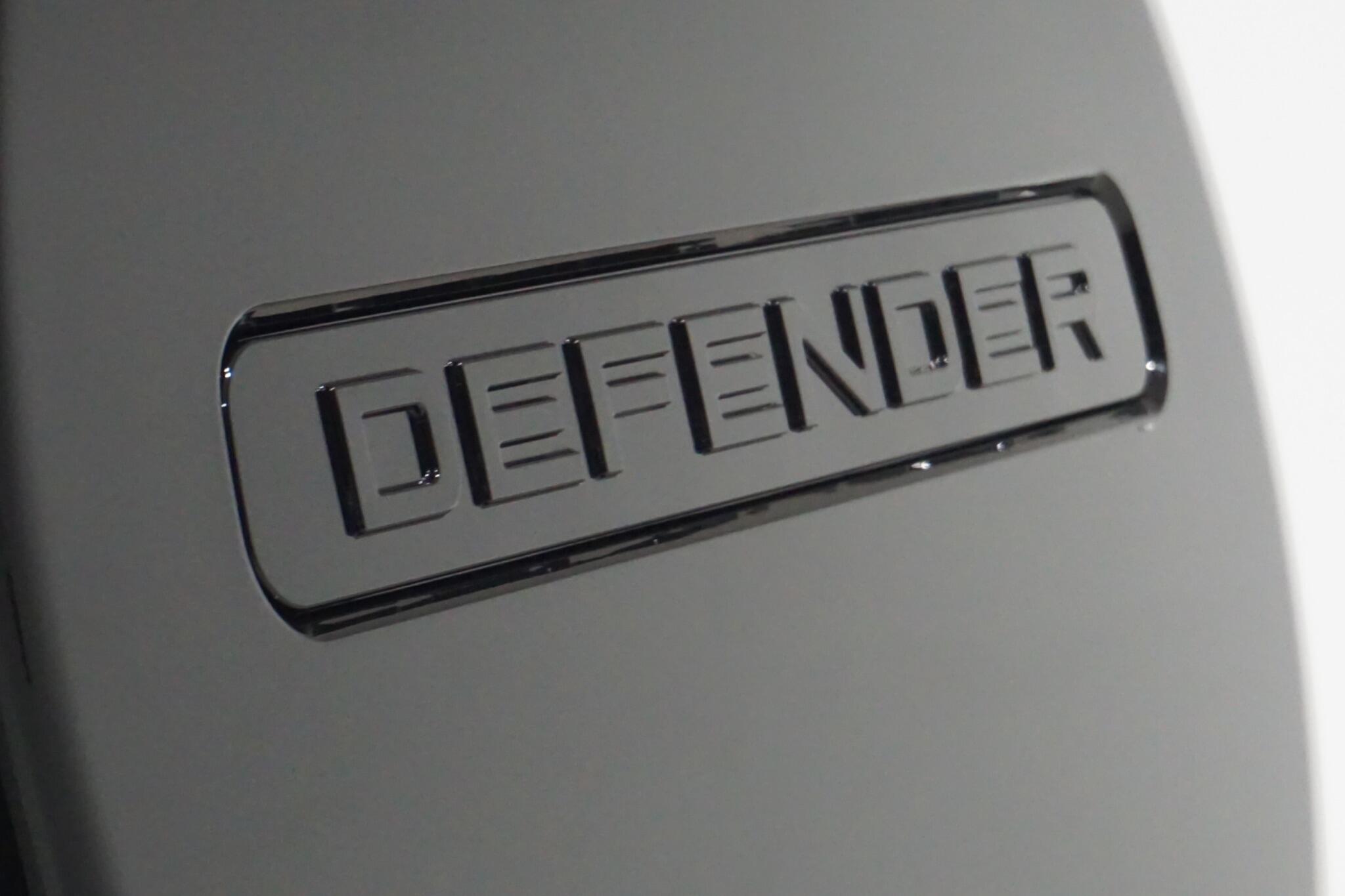 Land Rover Defender 110 3.0 D250 MHEV X-Dynamic HSE SUV 5dr Diesel Auto 4WD Euro 6 (s/s) (250 ps)